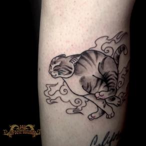 meilleur-tatoueur-paris-bro-tatouage-tattoo-chat-noir-gris