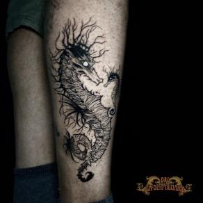 meilleur-tatoueur-paris-bro-vanthorn-tatouage-tattoo-hippocampe