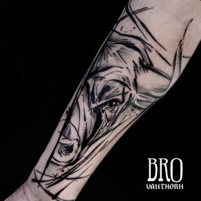 Portrait sketchy de taureau tatoué par Bro Vanthorn