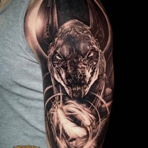 16-moka-tatoueur-paris-realiste-style-realisme-tatouage-tattoo-anubis-dieu