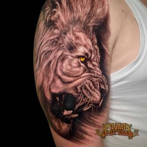 19-moka-tatoueur-paris-realiste-style-realisme-tatouage-tattoo-lion-rugit