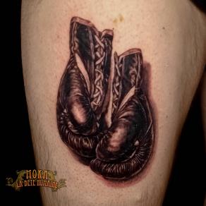 moka-tatoueur-paris-realiste-style-realisme-tatouage-tattoo-gants-boxe
