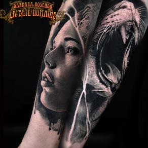 Barbara Rosendo, tatoueuse à Paris - Duo réaliste femme et panthère tatoué en noir et gris