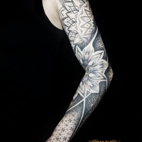 lea-barrier-tatoueuse-studio-tatouage-paris-bete-humaine