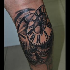 Moka_guest_tattoo_horloge