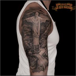 meilleur-tatoueur-paris-pierre-gilles-romieu-tatouage-corcovado-christ-redempteur-rio-tattoo
